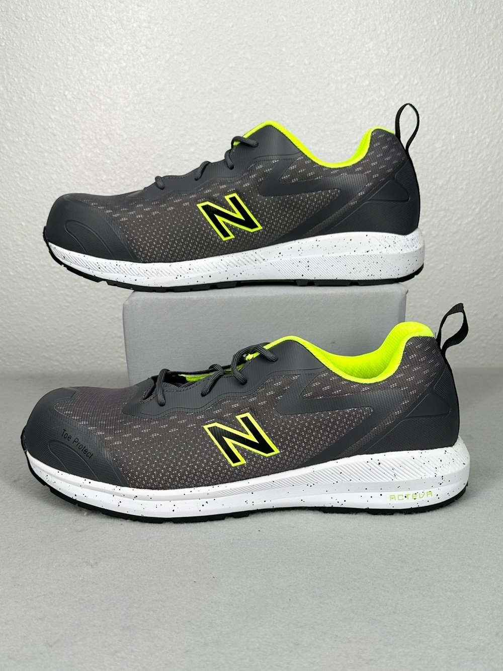 NEW BALANCE MEN'S LOGIC LACE-UP WORK
SHOES - COMPOSITE TOE